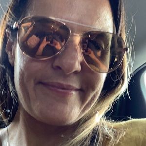 Meet your Posher, Galit